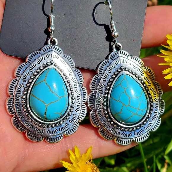 Paparazzi Blue turquoise look earrings and ring - Picture 2 of 7